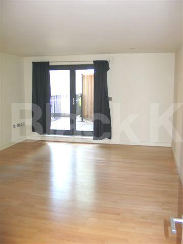 			GREAT LOCATION!, 2 Bedroom, 1 bath, 1 reception Flat			 William Road, EUSTON